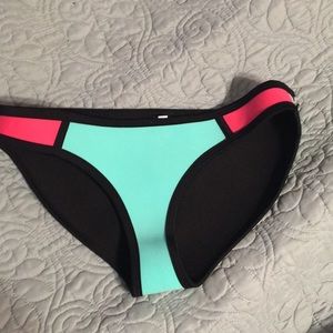 TIRANGLE bathing suit bottoms